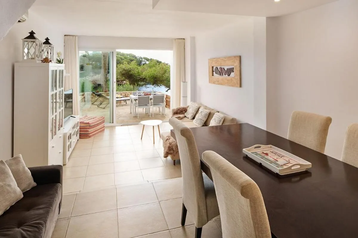 Sea Frontline Apartment 'Ernesto'. Pool. Wifi Santanyi