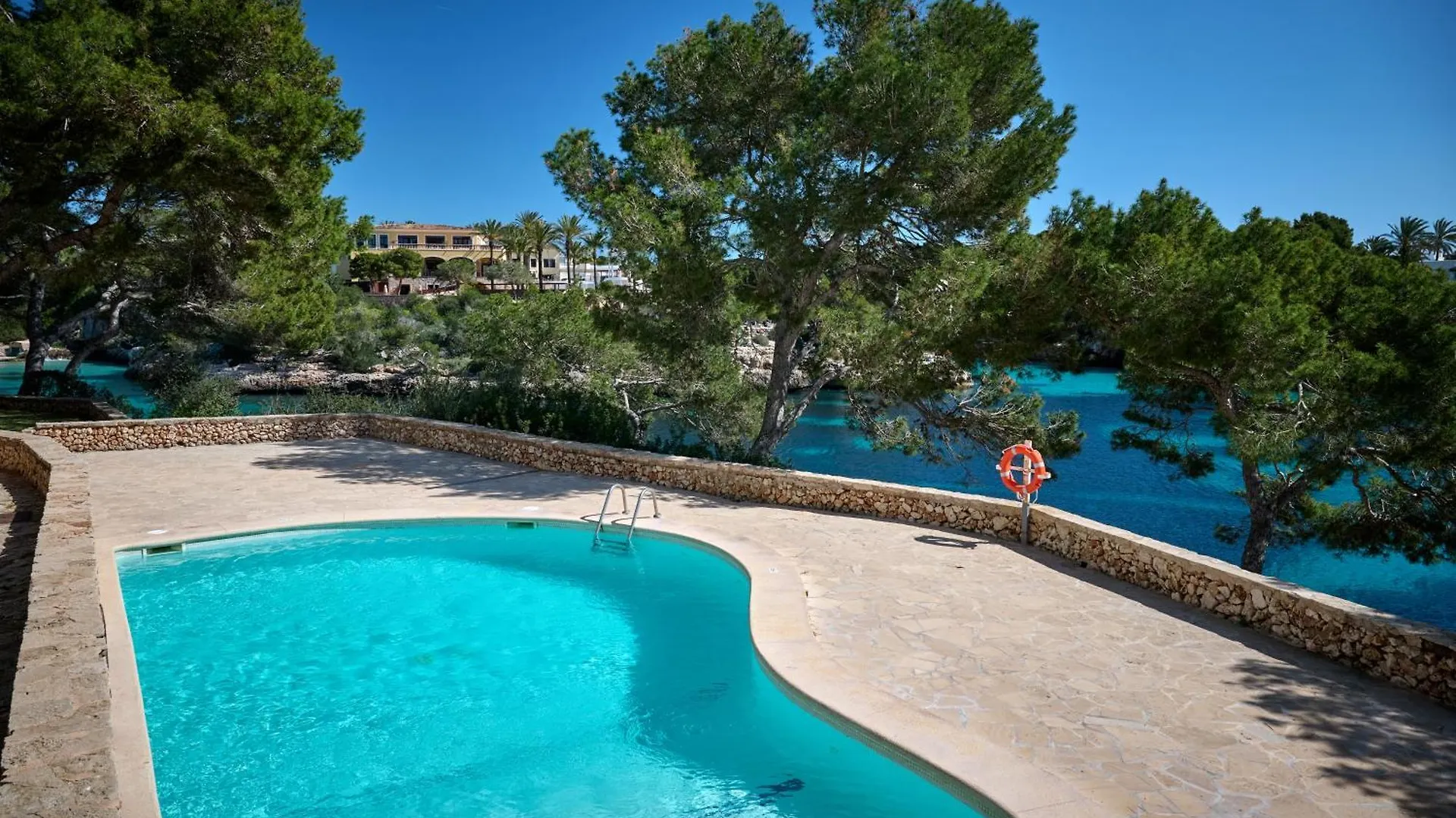 Sea Frontline Apartment 'Ernesto'. Pool. Wifi Santanyi 0*,  Spain