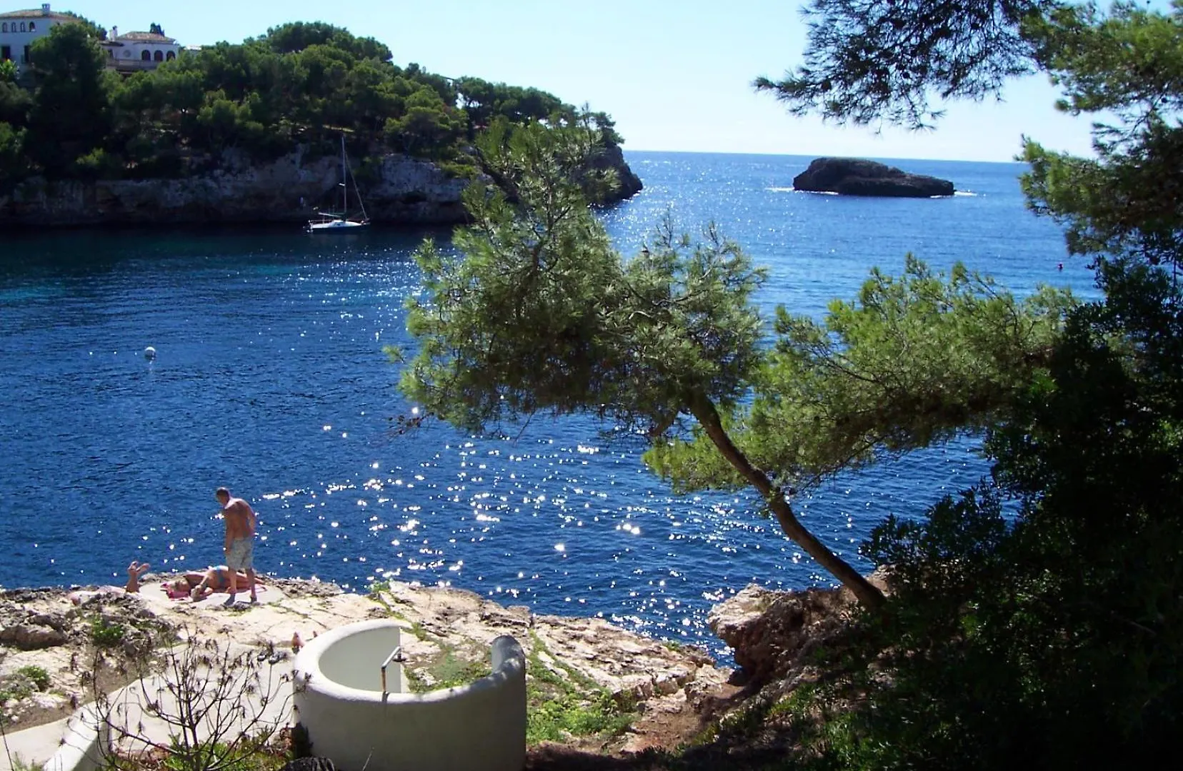 Sea Frontline Apartment 'Ernesto'. Pool. Wifi Santanyi
