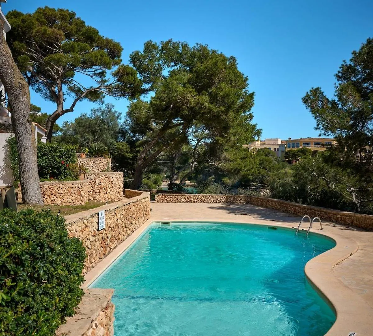 Sea Frontline Apartment 'Ernesto'. Pool. Wifi Santanyi