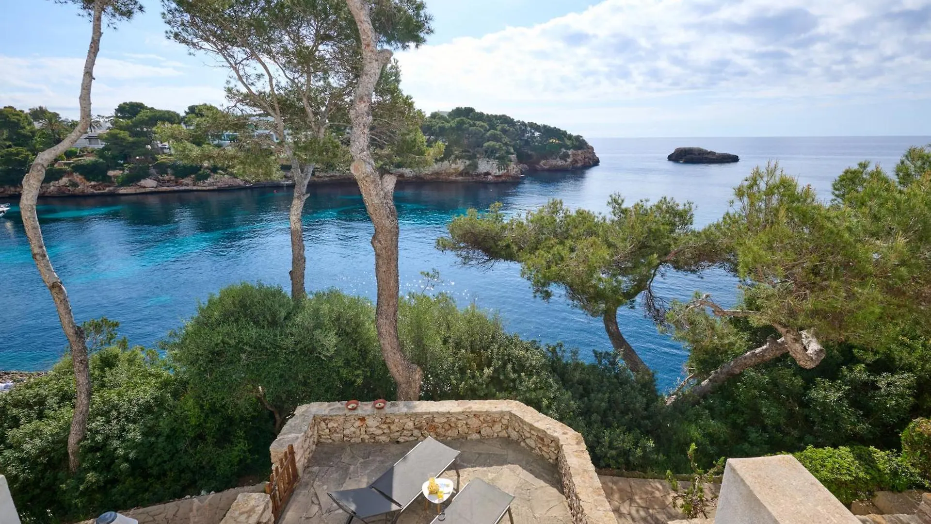 Sea Frontline Apartment 'Ernesto'. Pool. Wifi Santanyi