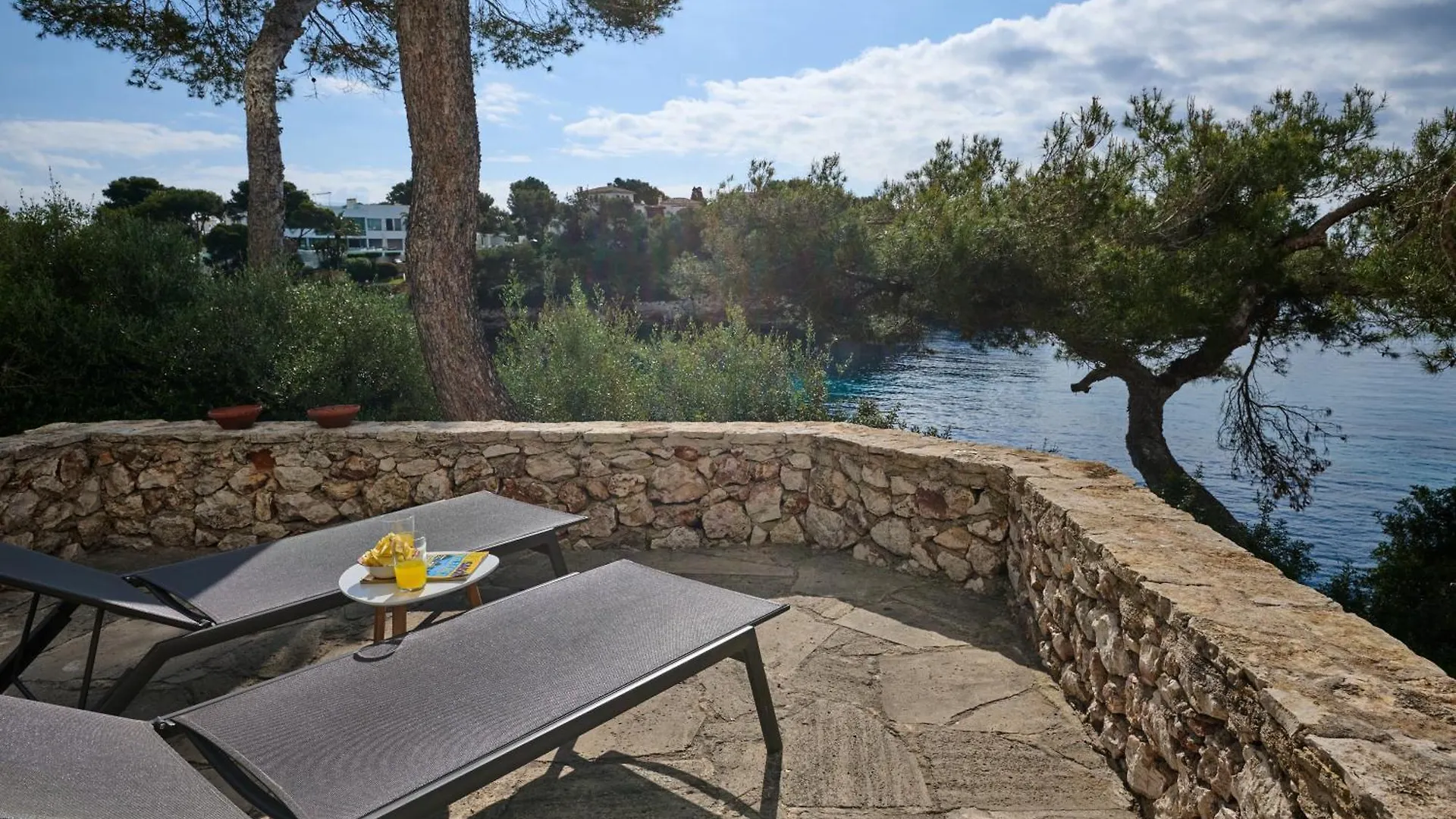 Sea Frontline Apartment 'Ernesto'. Pool. Wifi Santanyi Spain